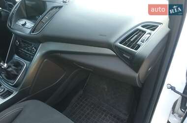 Позашляховик / Кросовер Ford Kuga 2017 в Вараші