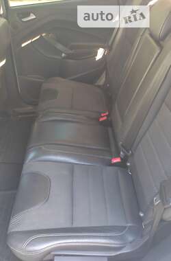 Внедорожник / Кроссовер Ford Kuga 2015 в 