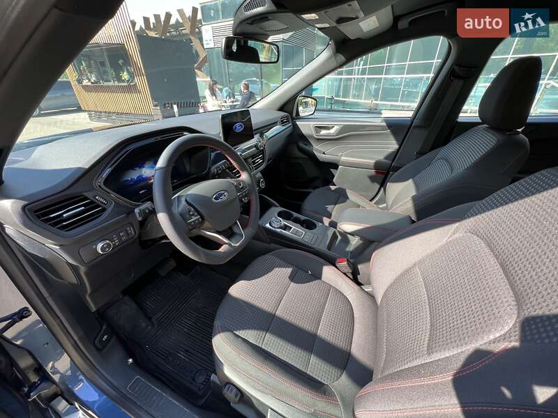 Внедорожник / Кроссовер Ford Kuga 2021 в Киеве