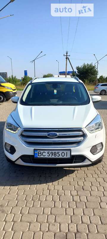 Внедорожник / Кроссовер Ford Kuga 2017 в Жовкве