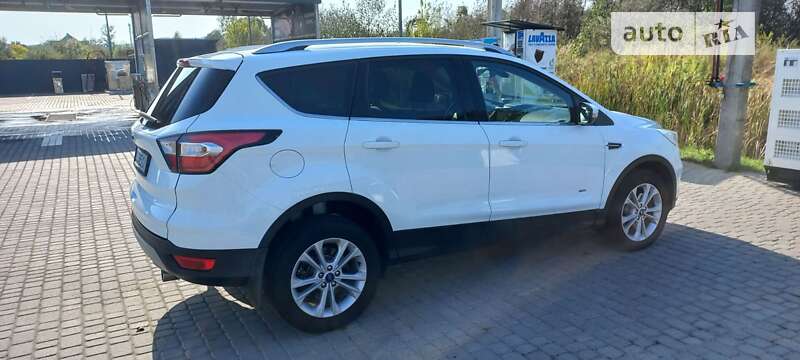 Внедорожник / Кроссовер Ford Kuga 2017 в Жовкве