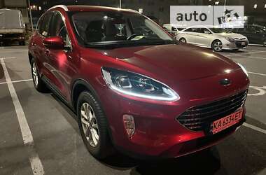 Позашляховик / Кросовер Ford Kuga 2020 в 