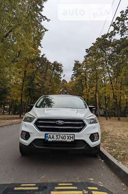 Внедорожник / Кроссовер Ford Kuga 2017 в Киеве