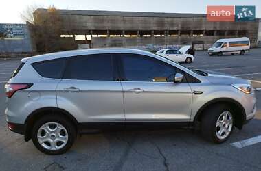 Внедорожник / Кроссовер Ford Kuga 2017 в 