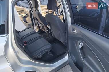 Внедорожник / Кроссовер Ford Kuga 2017 в 