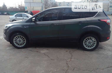 Внедорожник / Кроссовер Ford Kuga 2017 в 