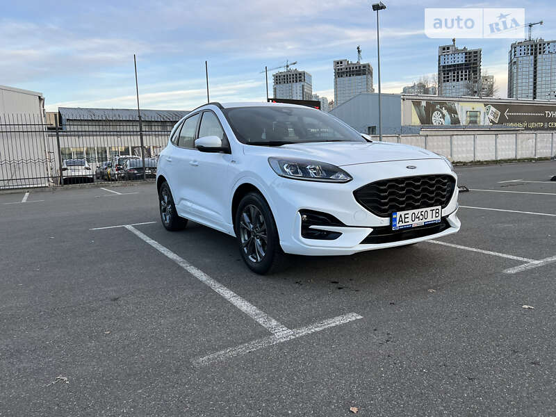 Внедорожник / Кроссовер Ford Kuga 2021 в Киеве