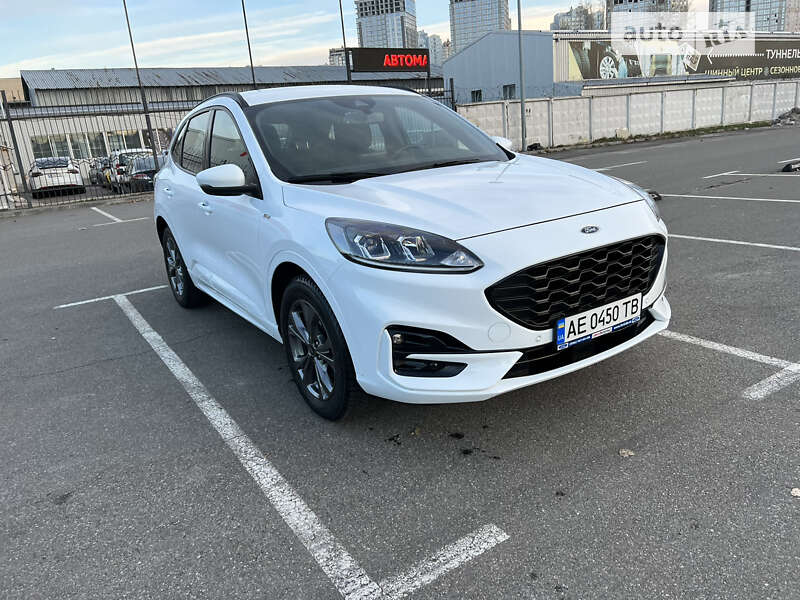 Внедорожник / Кроссовер Ford Kuga 2021 в Киеве
