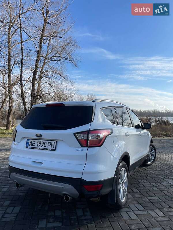 Внедорожник / Кроссовер Ford Kuga 2017 в Днепре