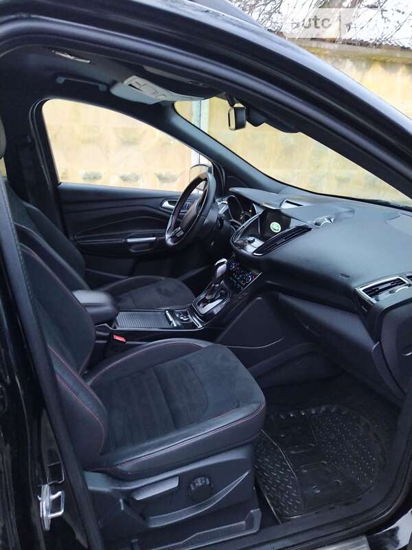 Позашляховик / Кросовер Ford Kuga 2017 в Рівному