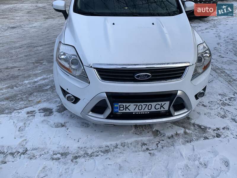 Внедорожник / Кроссовер Ford Kuga 2012 в Ровно