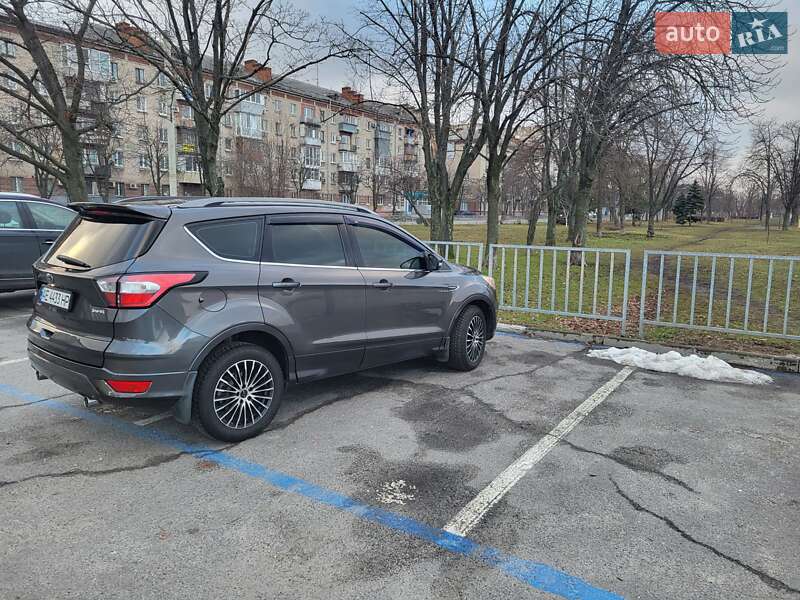 Внедорожник / Кроссовер Ford Kuga 2017 в Днепре