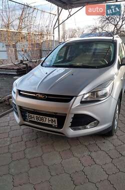 Позашляховик / Кросовер Ford Kuga 2015 в 
