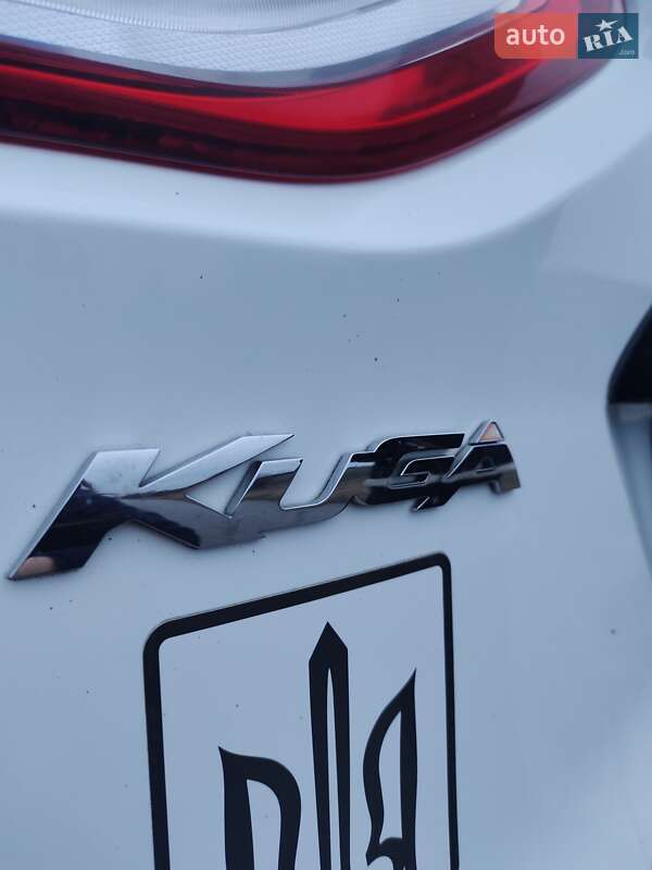 Внедорожник / Кроссовер Ford Kuga 2013 в Шептицькому