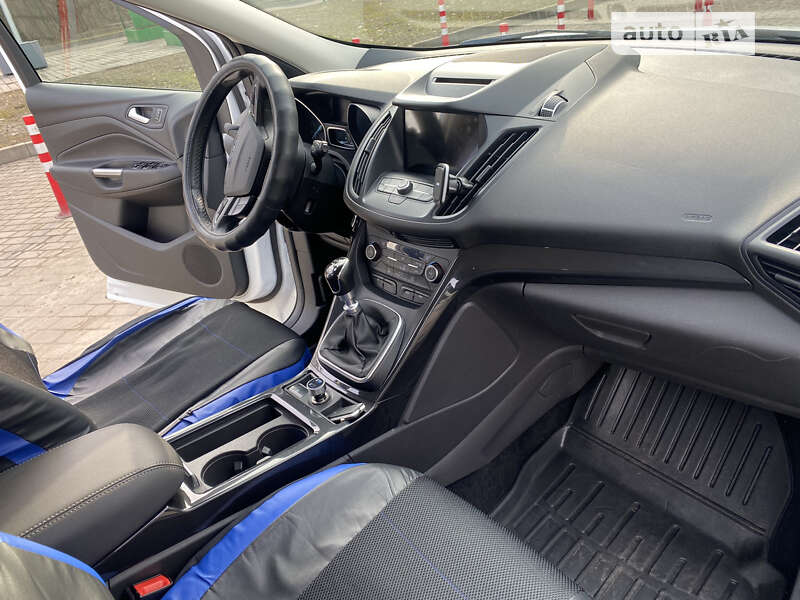 Внедорожник / Кроссовер Ford Kuga 2016 в Киеве фото 7 Внедорожник / Кроссовер Ford Kuga 2016 в Киеве