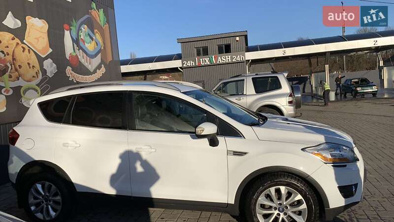 Позашляховик / Кросовер Ford Kuga 2012 в Перечині
