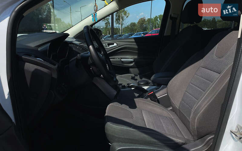 Позашляховик / Кросовер Ford Kuga 2013 в Чернівцях