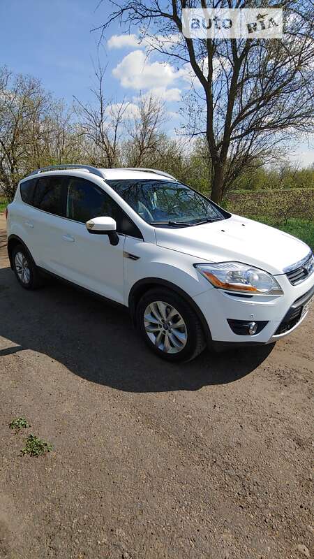 Внедорожник / Кроссовер Ford Kuga 2011 в Еланце