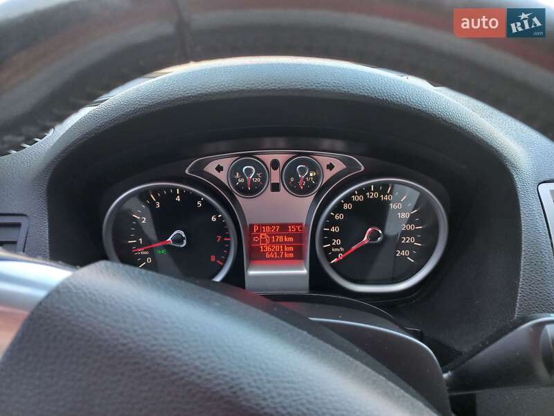 Внедорожник / Кроссовер Ford Kuga 2012 в Черновцах