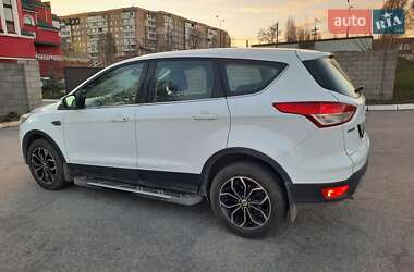 Внедорожник / Кроссовер Ford Kuga 2015 в Каменском