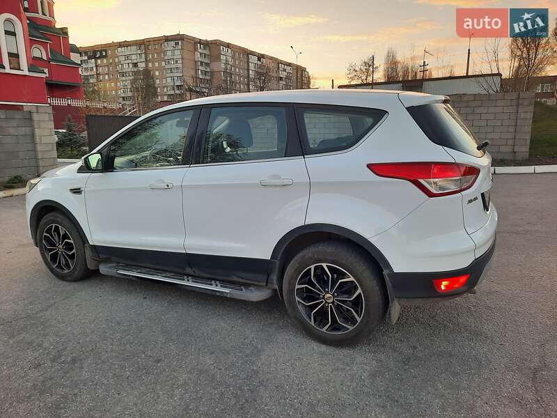 Внедорожник / Кроссовер Ford Kuga 2015 в Каменском