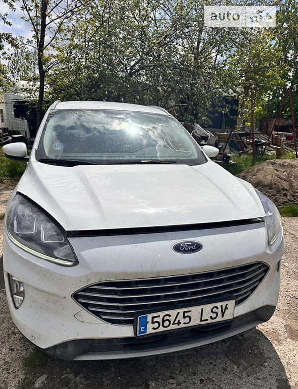 Внедорожник / Кроссовер Ford Kuga 2021 в Черновцах