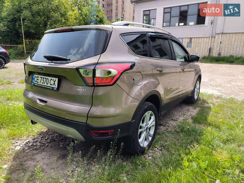 Позашляховик / Кросовер Ford Kuga 2019 в Чернівцях