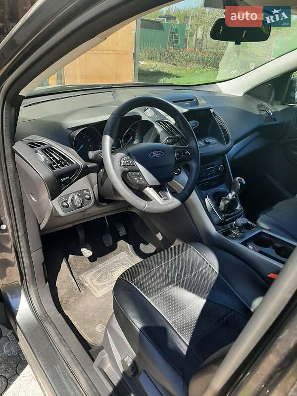 Внедорожник / Кроссовер Ford Kuga 2017 в Полтаве