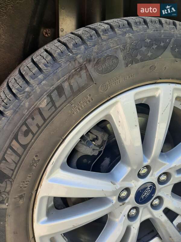 Внедорожник / Кроссовер Ford Kuga 2017 в Полтаве