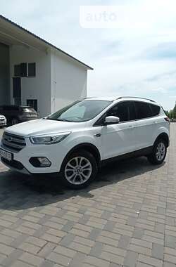 Позашляховик / Кросовер Ford Kuga 2019 в Черкасах