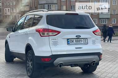 Позашляховик / Кросовер Ford Kuga 2015 в Рівному