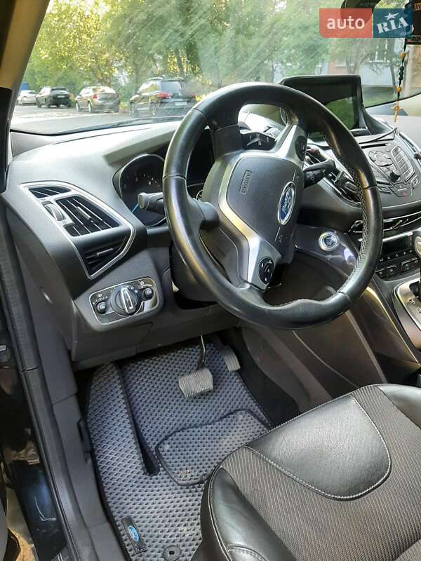 Внедорожник / Кроссовер Ford Kuga 2015 в Хмельницком
