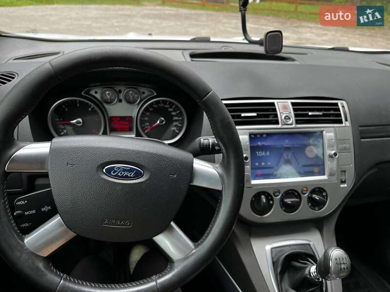 Внедорожник / Кроссовер Ford Kuga 2011 в Великих Мостах
