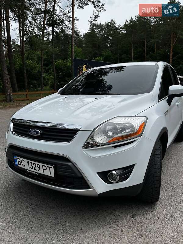 Внедорожник / Кроссовер Ford Kuga 2011 в Великих Мостах