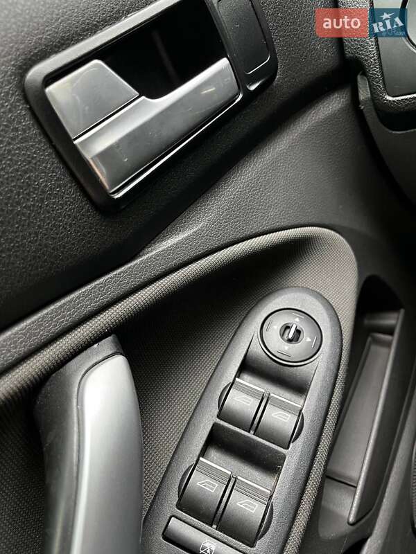 Внедорожник / Кроссовер Ford Kuga 2011 в Великих Мостах