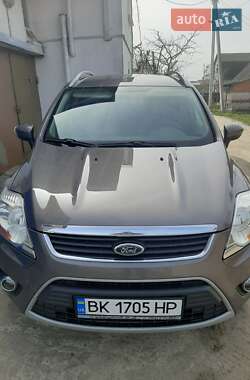 Позашляховик / Кросовер Ford Kuga 2012 в Вараші