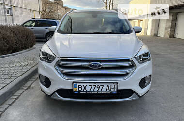 Внедорожник / Кроссовер Ford Kuga 2019 в Каменец-Подольском