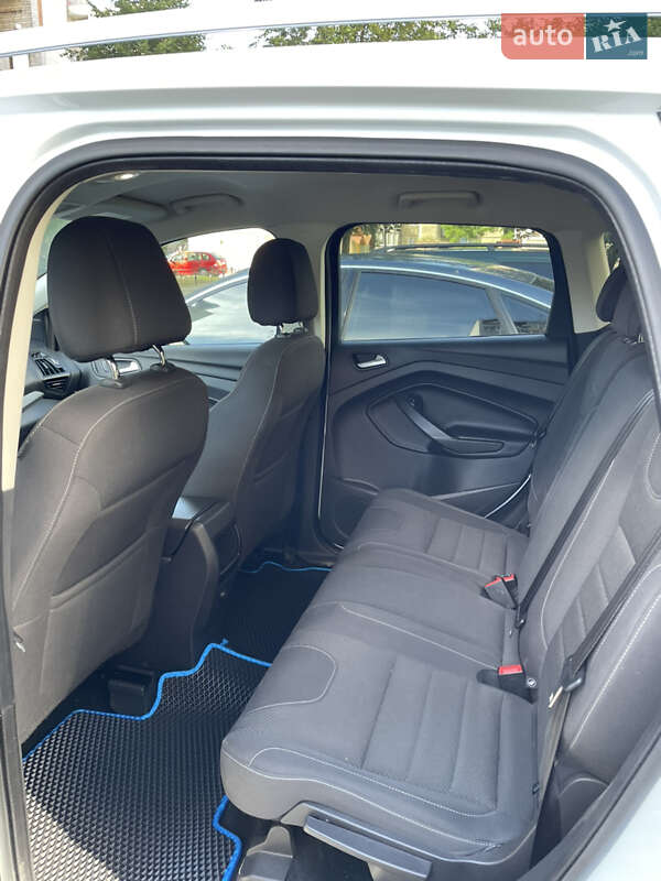 Позашляховик / Кросовер Ford Kuga 2014 в Коломиї