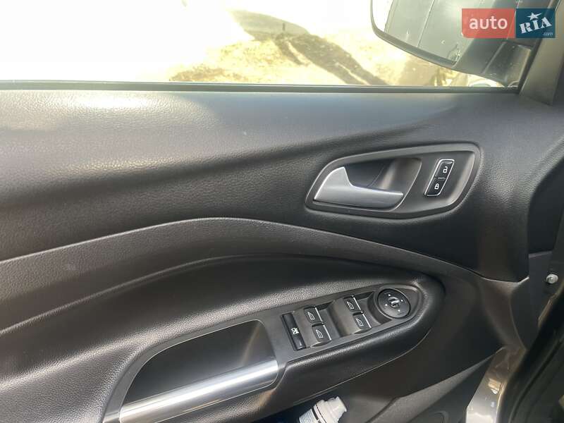 Позашляховик / Кросовер Ford Kuga 2013 в Дрогобичі