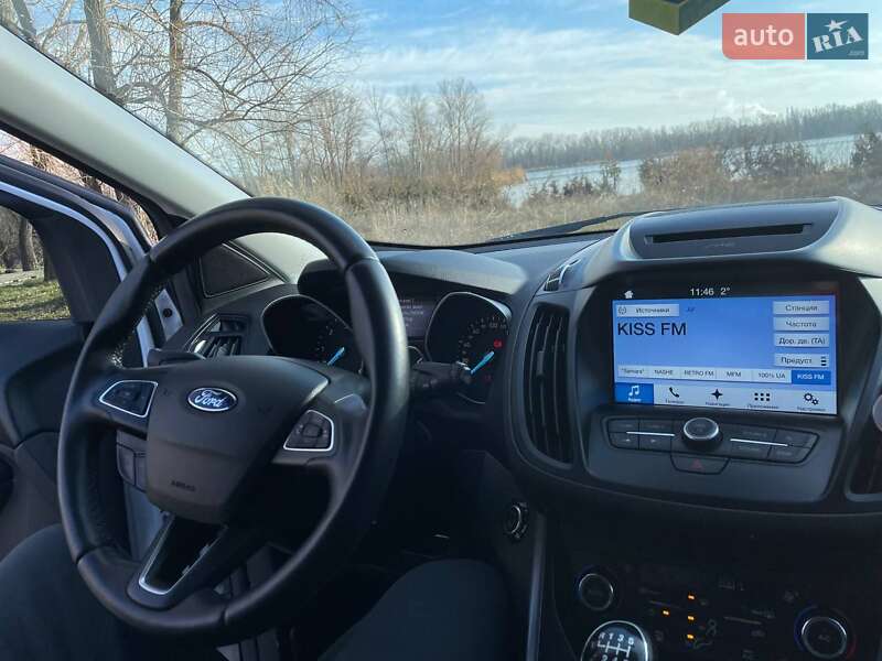 Внедорожник / Кроссовер Ford Kuga 2017 в Днепре