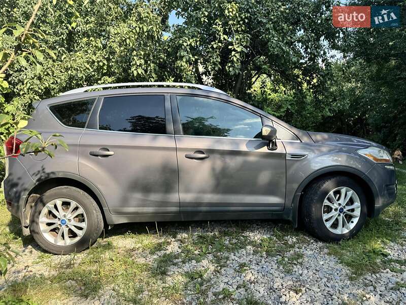 Внедорожник / Кроссовер Ford Kuga 2012 в Ивано-Франковске