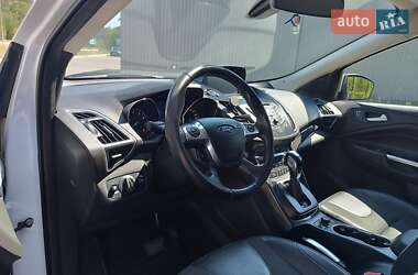 Внедорожник / Кроссовер Ford Kuga 2013 в 