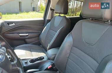 Внедорожник / Кроссовер Ford Kuga 2013 в 