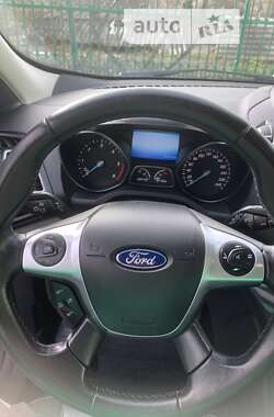 Позашляховик / Кросовер Ford Kuga 2015 в Тернополі