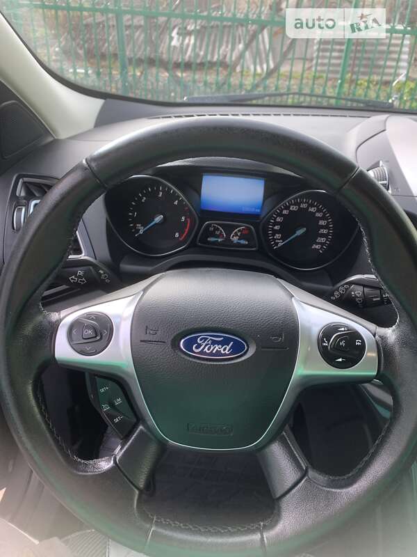 Позашляховик / Кросовер Ford Kuga 2015 в Тернополі