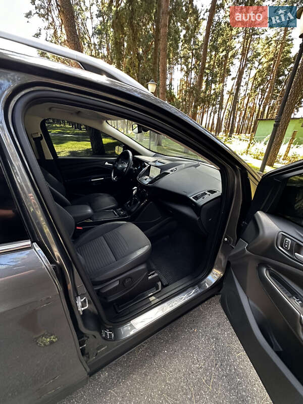 Внедорожник / Кроссовер Ford Kuga 2019 в Чернигове