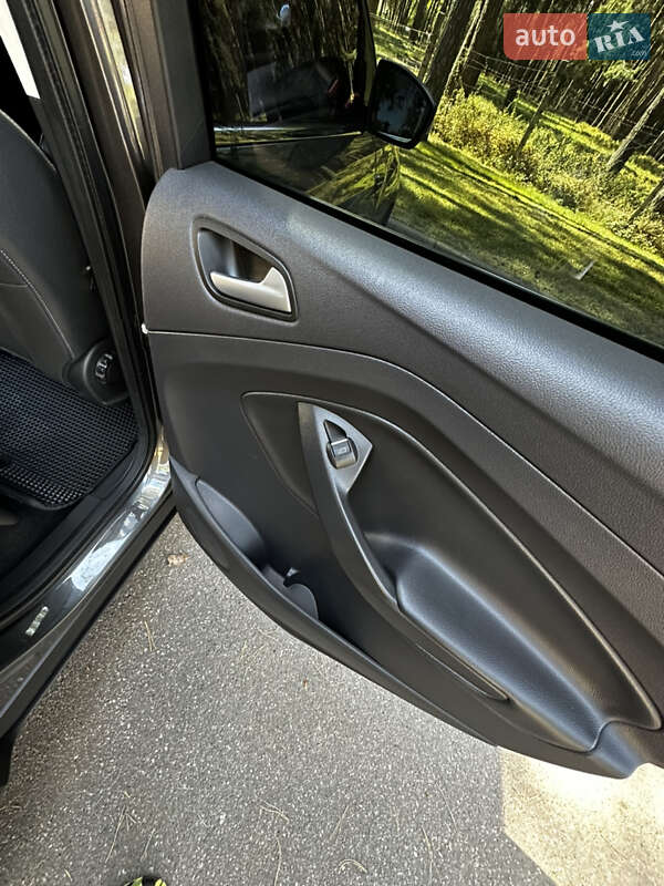 Внедорожник / Кроссовер Ford Kuga 2019 в Чернигове