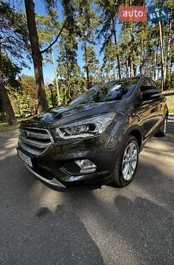 Внедорожник / Кроссовер Ford Kuga 2019 в 