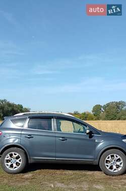 Внедорожник / Кроссовер Ford Kuga 2010 в 