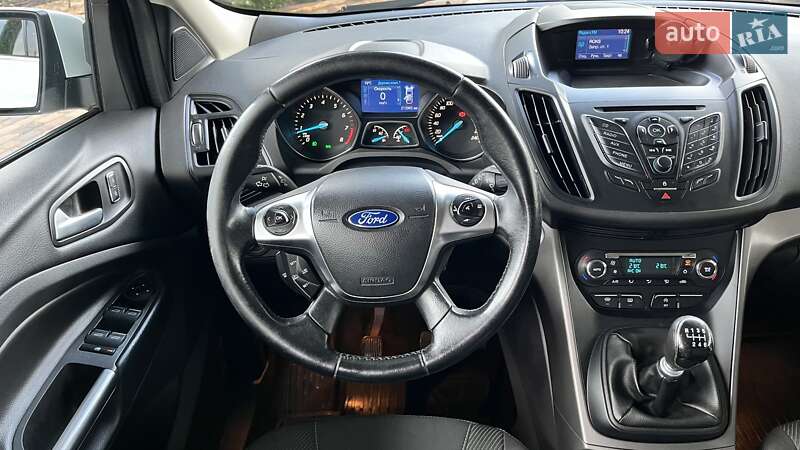 Внедорожник / Кроссовер Ford Kuga 2016 в Киеве